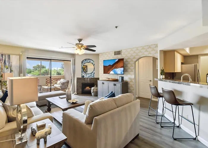 Apartment Biltmore Bliss Desert Retreat!